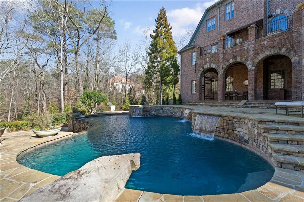 4755 Riverview Road, Atlanta, Georgia 30327, 6 Bedrooms Bedrooms, ,6 BathroomsBathrooms,Residential,Sold,4755 Riverview Road,7505985