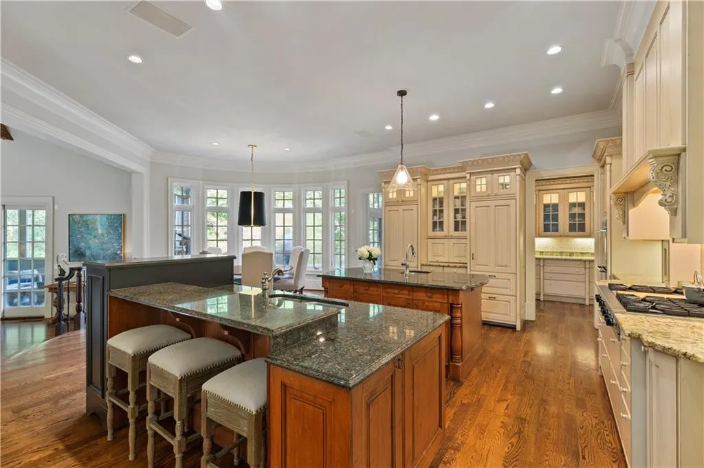 4755 Riverview Road, Atlanta, Georgia 30327, 6 Bedrooms Bedrooms, ,6 BathroomsBathrooms,Residential,Sold,4755 Riverview Road,7505985