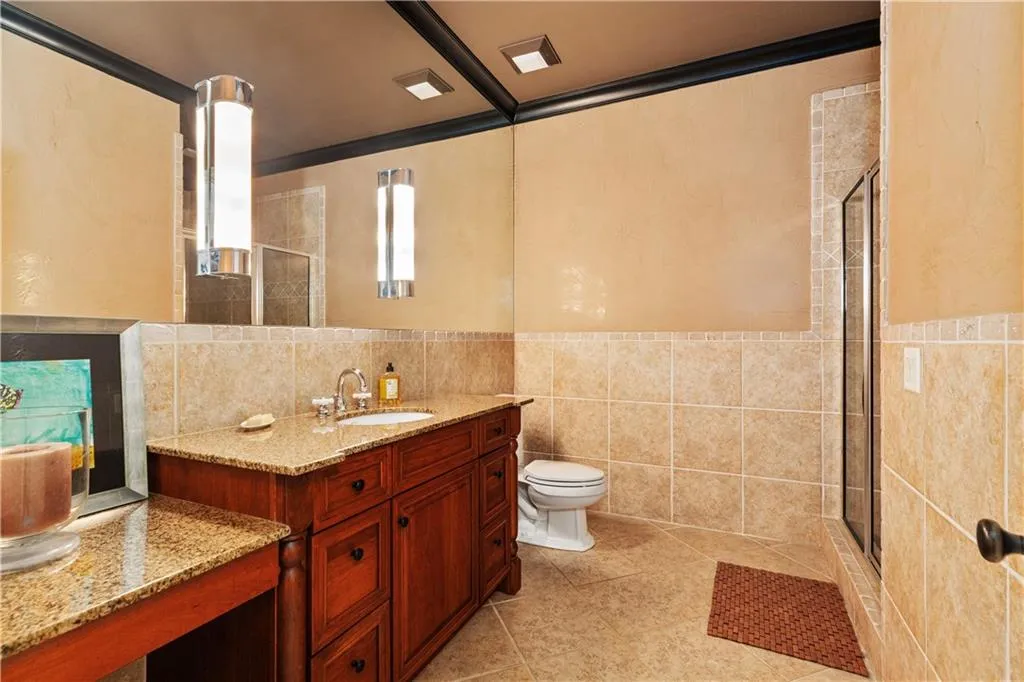 4755 Riverview Road, Atlanta, Georgia 30327, 6 Bedrooms Bedrooms, ,6 BathroomsBathrooms,Residential,Sold,4755 Riverview Road,7505985