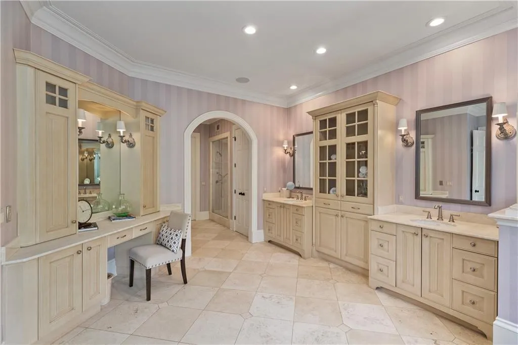 4755 Riverview Road, Atlanta, Georgia 30327, 6 Bedrooms Bedrooms, ,6 BathroomsBathrooms,Residential,Sold,4755 Riverview Road,7505985