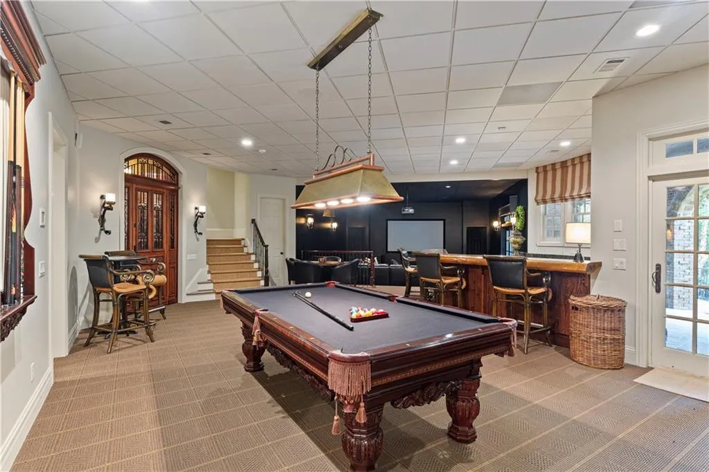 4755 Riverview Road, Atlanta, Georgia 30327, 6 Bedrooms Bedrooms, ,6 BathroomsBathrooms,Residential,Sold,4755 Riverview Road,7505985