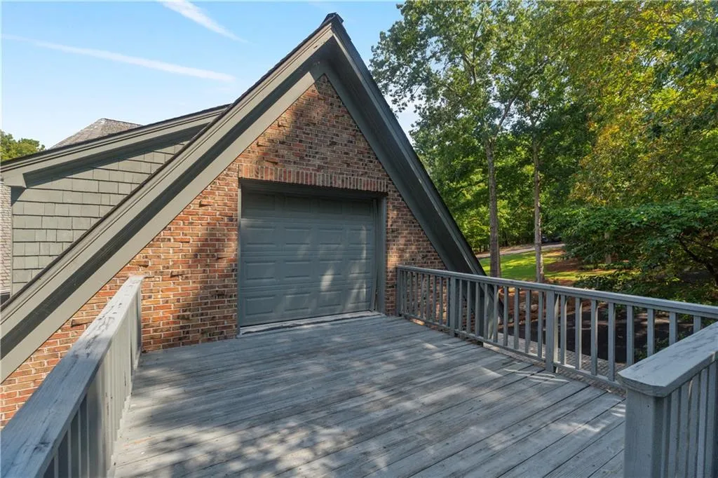 4755 Riverview Road, Atlanta, Georgia 30327, 6 Bedrooms Bedrooms, ,6 BathroomsBathrooms,Residential,Sold,4755 Riverview Road,7505985