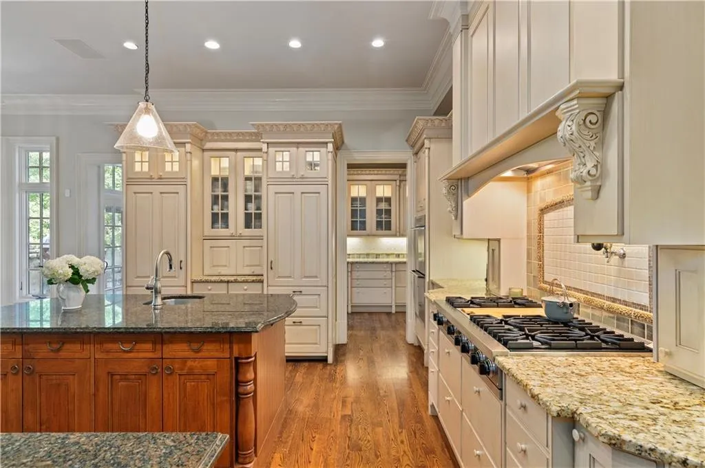 4755 Riverview Road, Atlanta, Georgia 30327, 6 Bedrooms Bedrooms, ,6 BathroomsBathrooms,Residential,Sold,4755 Riverview Road,7505985