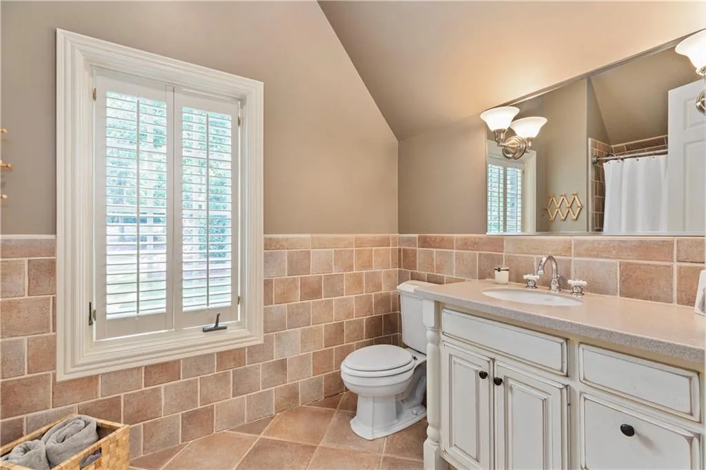 4755 Riverview Road, Atlanta, Georgia 30327, 6 Bedrooms Bedrooms, ,6 BathroomsBathrooms,Residential,Sold,4755 Riverview Road,7505985