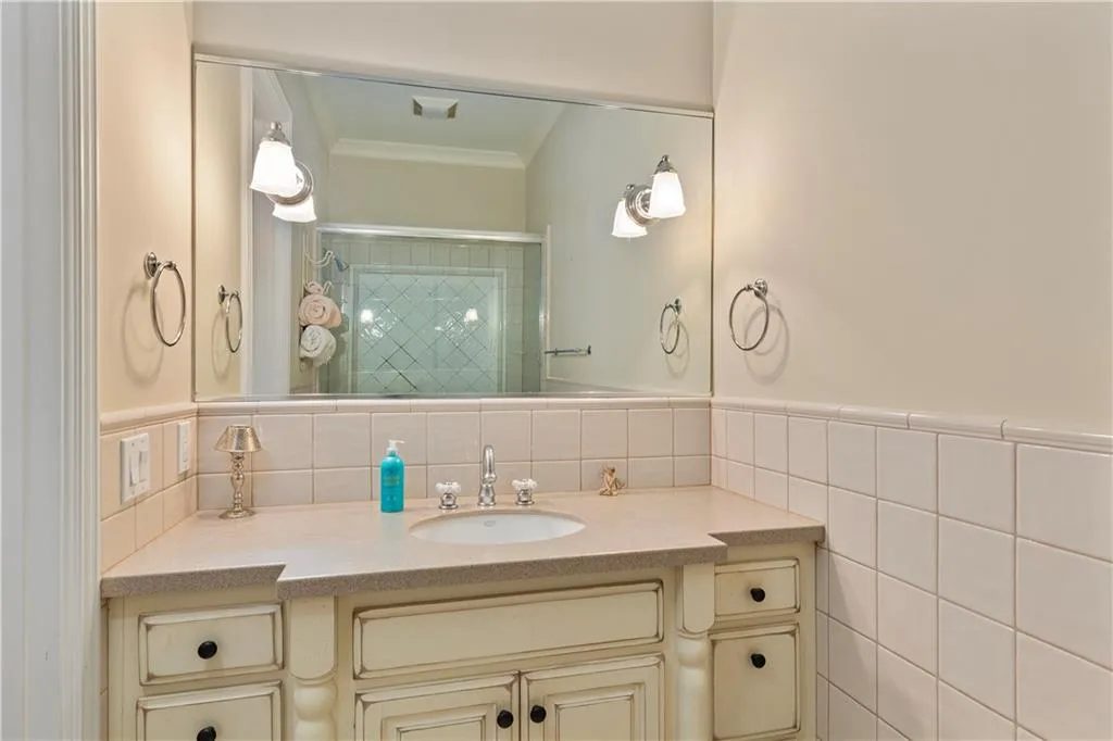 4755 Riverview Road, Atlanta, Georgia 30327, 6 Bedrooms Bedrooms, ,6 BathroomsBathrooms,Residential,Sold,4755 Riverview Road,7505985