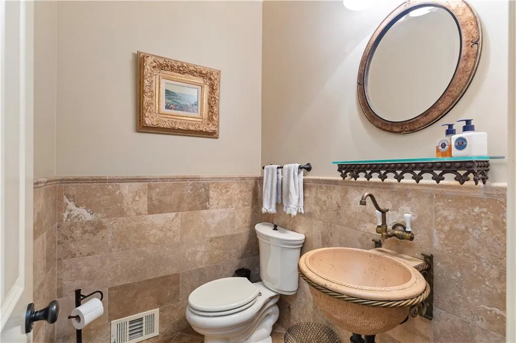 4755 Riverview Road, Atlanta, Georgia 30327, 6 Bedrooms Bedrooms, ,6 BathroomsBathrooms,Residential,Sold,4755 Riverview Road,7505985