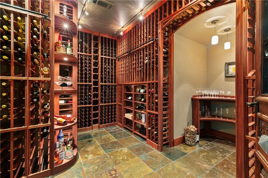 4755 Riverview Road, Atlanta, Georgia 30327, 6 Bedrooms Bedrooms, ,6 BathroomsBathrooms,Residential,Sold,4755 Riverview Road,7505985