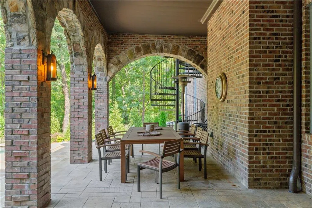 4755 Riverview Road, Atlanta, Georgia 30327, 6 Bedrooms Bedrooms, ,6 BathroomsBathrooms,Residential,Sold,4755 Riverview Road,7505985