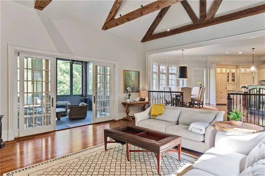 4755 Riverview Road, Atlanta, Georgia 30327, 6 Bedrooms Bedrooms, ,6 BathroomsBathrooms,Residential,Sold,4755 Riverview Road,7505985