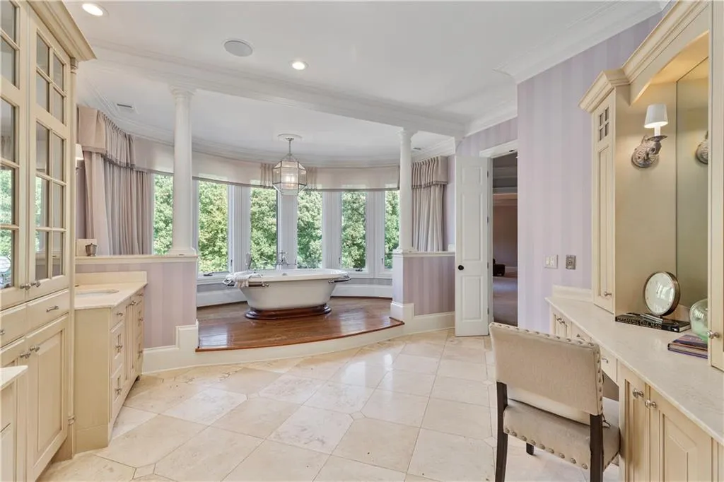 4755 Riverview Road, Atlanta, Georgia 30327, 6 Bedrooms Bedrooms, ,6 BathroomsBathrooms,Residential,Sold,4755 Riverview Road,7505985