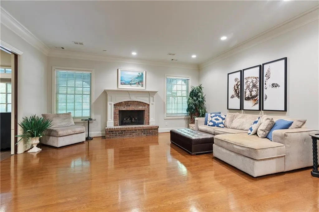 4755 Riverview Road, Atlanta, Georgia 30327, 6 Bedrooms Bedrooms, ,6 BathroomsBathrooms,Residential,Sold,4755 Riverview Road,7505985