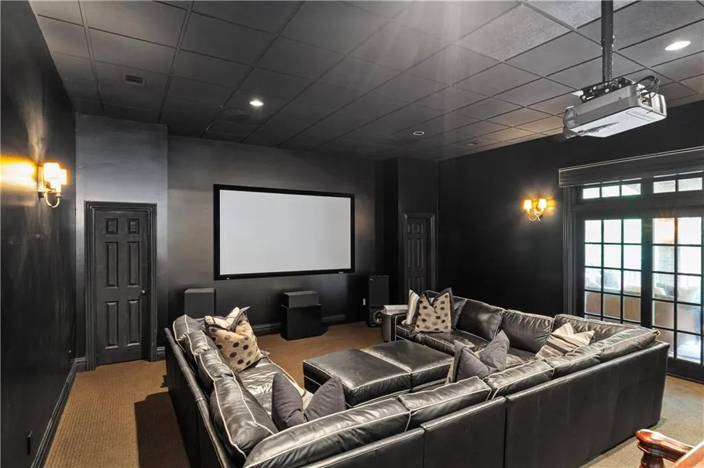 4755 Riverview Road, Atlanta, Georgia 30327, 6 Bedrooms Bedrooms, ,6 BathroomsBathrooms,Residential,Sold,4755 Riverview Road,7505985