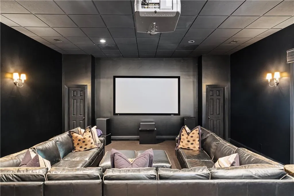 4755 Riverview Road, Atlanta, Georgia 30327, 6 Bedrooms Bedrooms, ,6 BathroomsBathrooms,Residential,Sold,4755 Riverview Road,7505985