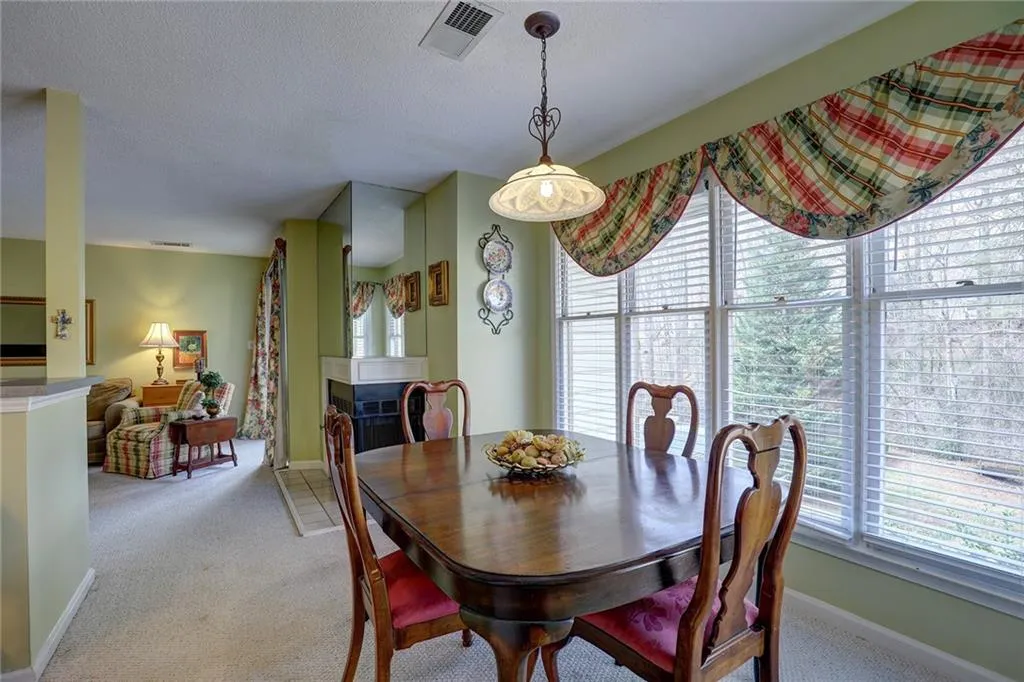 1103 Garden Court, Sandy Springs, Georgia 30328, 2 Bedrooms Bedrooms, ,2 BathroomsBathrooms,Residential,Sold,1103 Garden Court,6685374