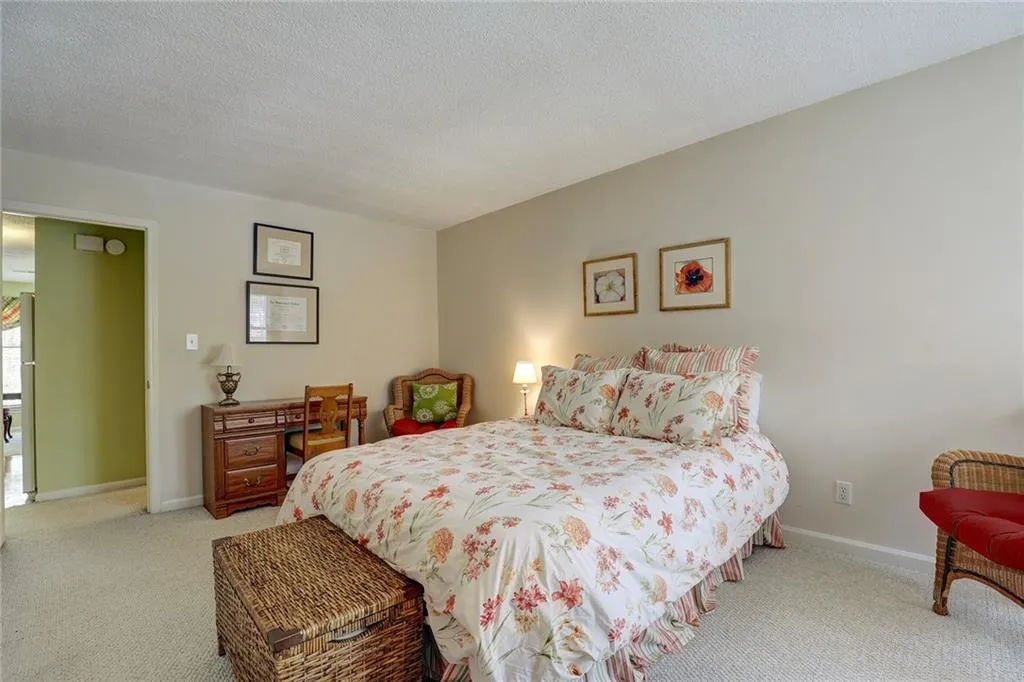 1103 Garden Court, Sandy Springs, Georgia 30328, 2 Bedrooms Bedrooms, ,2 BathroomsBathrooms,Residential,Sold,1103 Garden Court,6685374