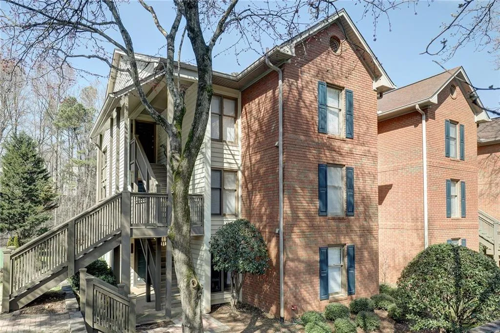 1103 Garden Court, Sandy Springs, Georgia 30328, 2 Bedrooms Bedrooms, ,2 BathroomsBathrooms,Residential,Sold,1103 Garden Court,6685374