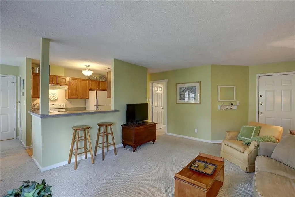 1103 Garden Court, Sandy Springs, Georgia 30328, 2 Bedrooms Bedrooms, ,2 BathroomsBathrooms,Residential,Sold,1103 Garden Court,6685374