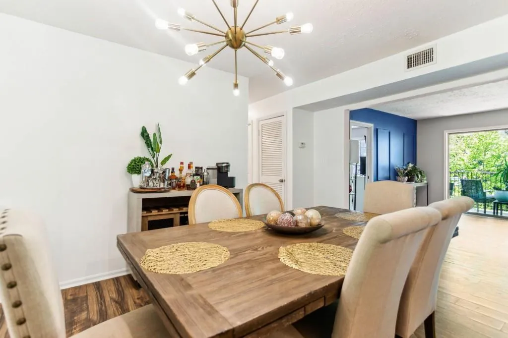 6851 Roswell Road Unit D-31, Sandy Springs, Georgia 30328, 2 Bedrooms Bedrooms, ,2 BathroomsBathrooms,Residential,Sold,6851 Roswell Road Unit D-31,7238036