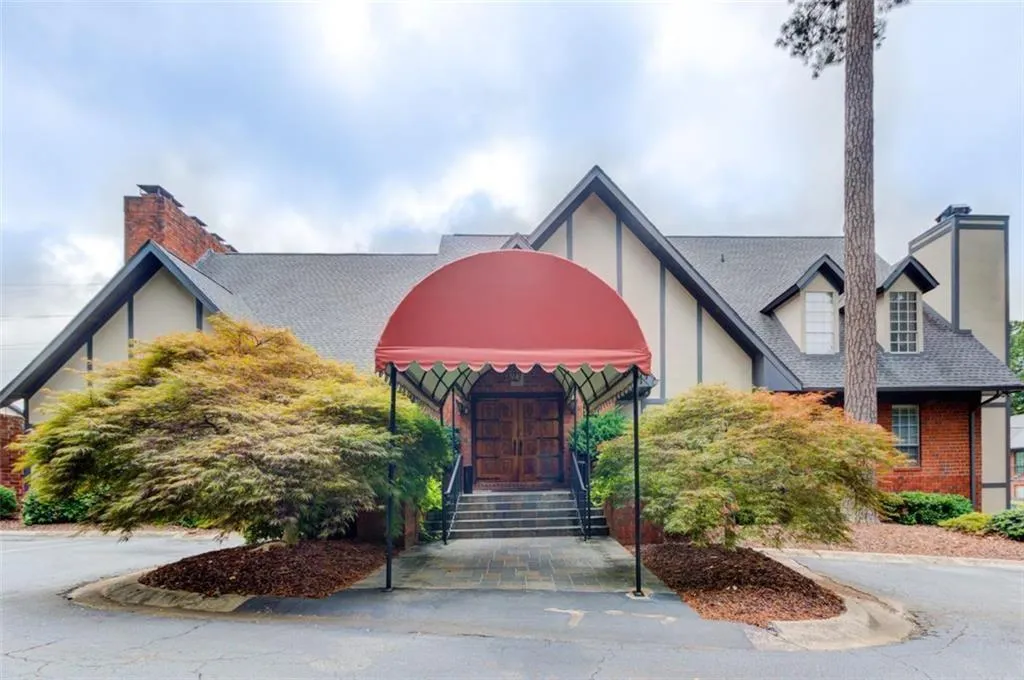 6851 Roswell Road Unit D-31, Sandy Springs, Georgia 30328, 2 Bedrooms Bedrooms, ,2 BathroomsBathrooms,Residential,Sold,6851 Roswell Road Unit D-31,7238036