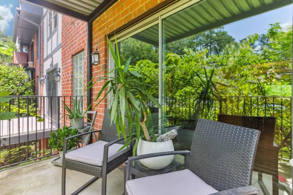 6851 Roswell Road Unit D-31, Sandy Springs, Georgia 30328, 2 Bedrooms Bedrooms, ,2 BathroomsBathrooms,Residential,Sold,6851 Roswell Road Unit D-31,7238036