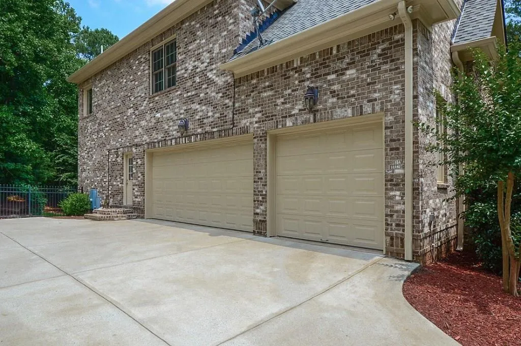 920 Dunwoody Club Drive, Sandy Springs, Georgia 30350, 6 Bedrooms Bedrooms, ,6 BathroomsBathrooms,Residential,Sold,920 Dunwoody Club Drive,5580920