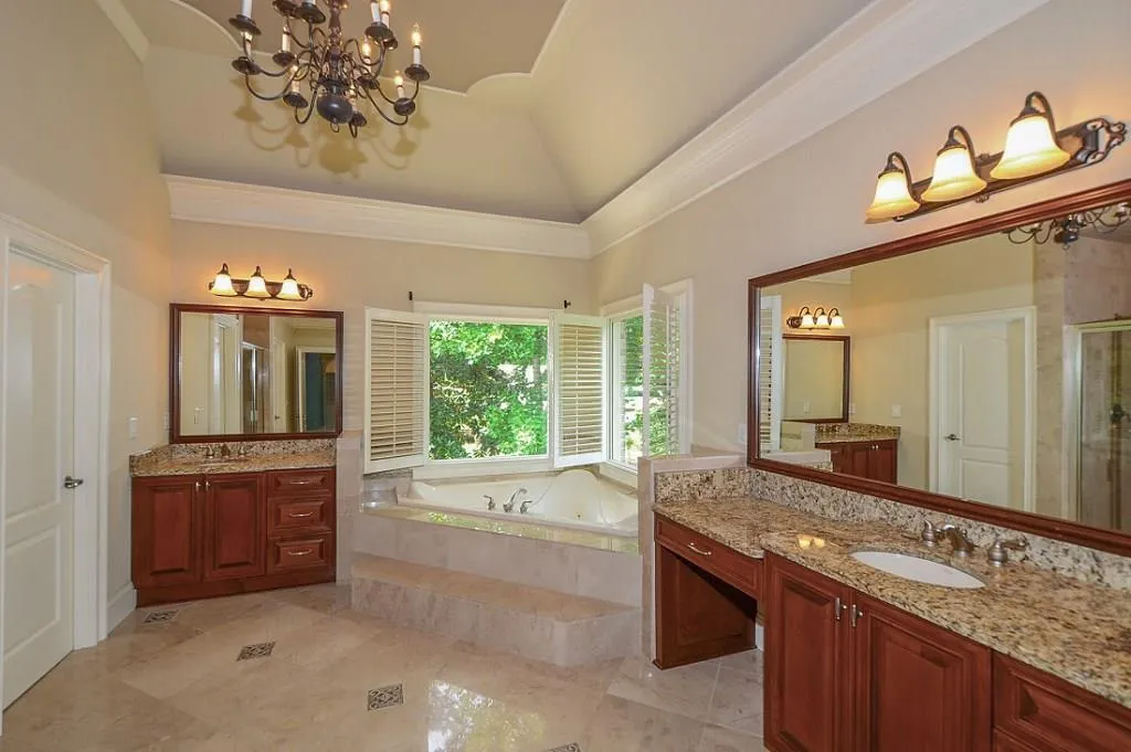 920 Dunwoody Club Drive, Sandy Springs, Georgia 30350, 6 Bedrooms Bedrooms, ,6 BathroomsBathrooms,Residential,Sold,920 Dunwoody Club Drive,5580920
