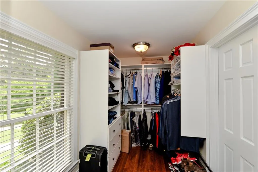 1185 Kingston Drive, Sandy Springs, Georgia 30342, 5 Bedrooms Bedrooms, ,6 BathroomsBathrooms,Residential,Sold,1185 Kingston Drive,6664386