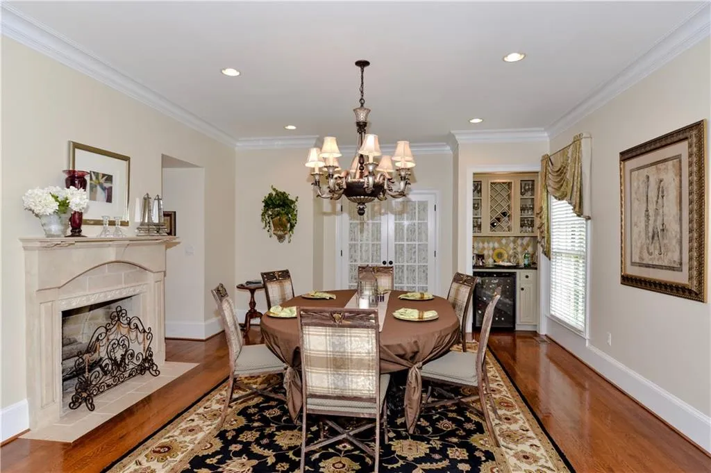 1185 Kingston Drive, Sandy Springs, Georgia 30342, 5 Bedrooms Bedrooms, ,6 BathroomsBathrooms,Residential,Sold,1185 Kingston Drive,6664386