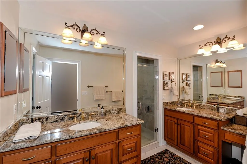 1185 Kingston Drive, Sandy Springs, Georgia 30342, 5 Bedrooms Bedrooms, ,6 BathroomsBathrooms,Residential,Sold,1185 Kingston Drive,6664386