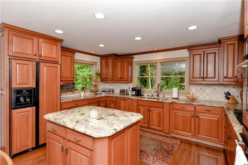 1185 Kingston Drive, Sandy Springs, Georgia 30342, 5 Bedrooms Bedrooms, ,6 BathroomsBathrooms,Residential,Sold,1185 Kingston Drive,6664386