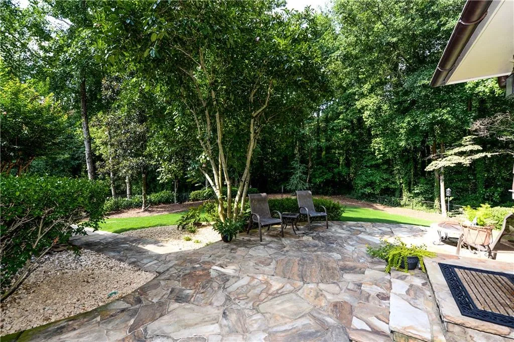 1185 Kingston Drive, Sandy Springs, Georgia 30342, 5 Bedrooms Bedrooms, ,6 BathroomsBathrooms,Residential,Sold,1185 Kingston Drive,6664386