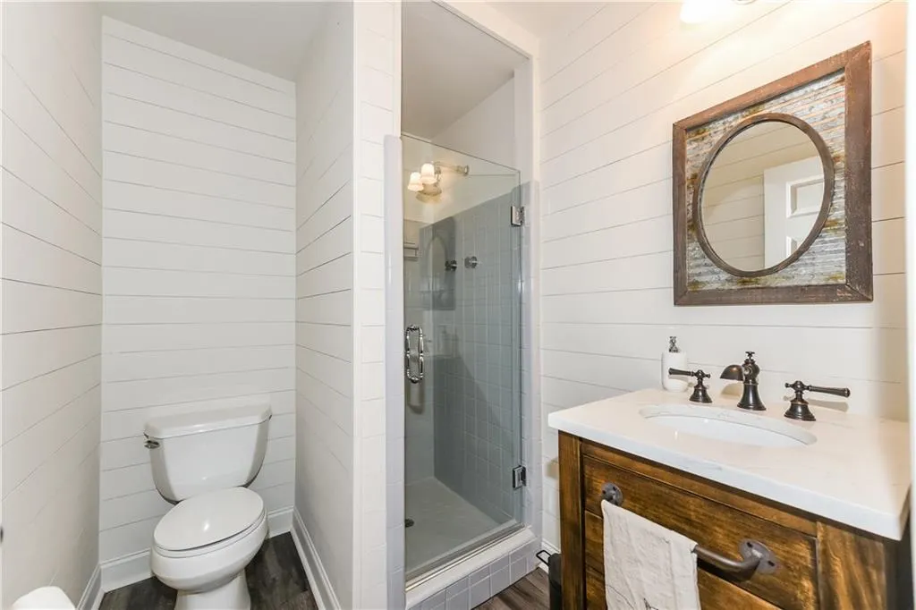 1185 Kingston Drive, Sandy Springs, Georgia 30342, 5 Bedrooms Bedrooms, ,6 BathroomsBathrooms,Residential,Sold,1185 Kingston Drive,6664386