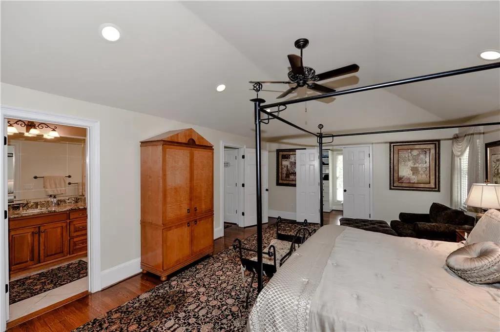 1185 Kingston Drive, Sandy Springs, Georgia 30342, 5 Bedrooms Bedrooms, ,6 BathroomsBathrooms,Residential,Sold,1185 Kingston Drive,6664386