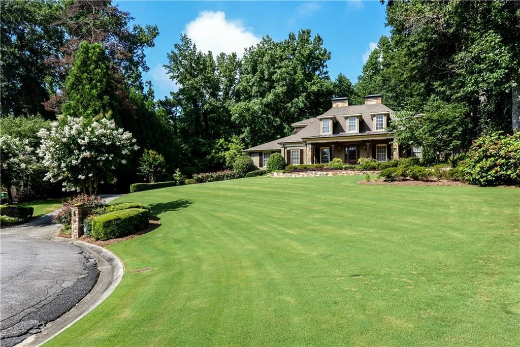 1185 Kingston Drive, Sandy Springs, Georgia 30342, 5 Bedrooms Bedrooms, ,6 BathroomsBathrooms,Residential,Sold,1185 Kingston Drive,6664386