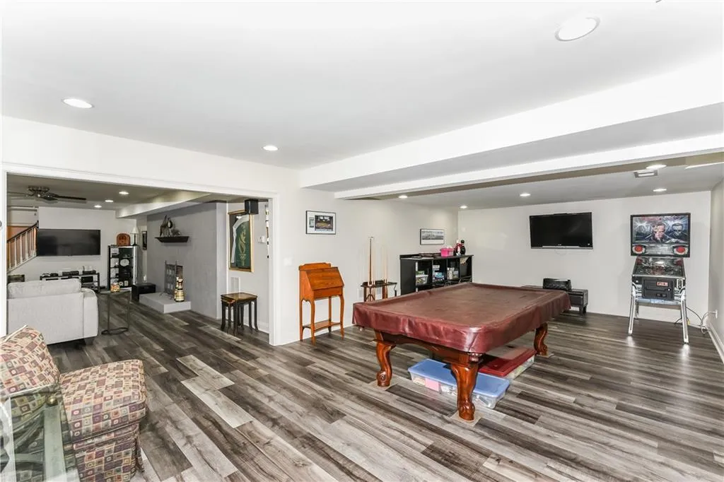 1185 Kingston Drive, Sandy Springs, Georgia 30342, 5 Bedrooms Bedrooms, ,6 BathroomsBathrooms,Residential,Sold,1185 Kingston Drive,6664386