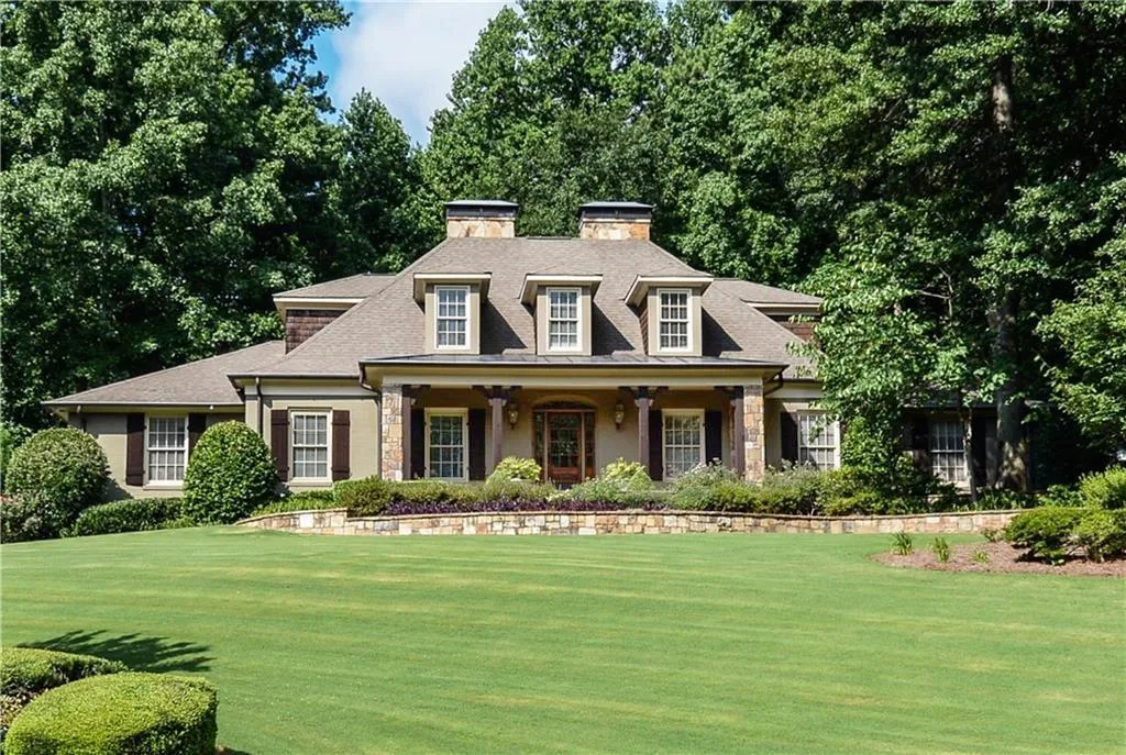 1185 Kingston Drive, Sandy Springs, Georgia 30342, 5 Bedrooms Bedrooms, ,6 BathroomsBathrooms,Residential,Sold,1185 Kingston Drive,6664386