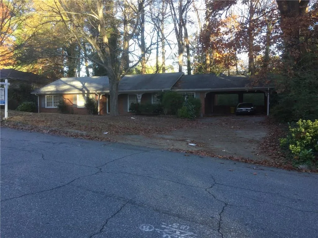 5905 Greenbrier Road, Sandy Springs, Georgia 30328, 3 Bedrooms Bedrooms, ,2 BathroomsBathrooms,Residential,Sold,5905 Greenbrier Road,5780767