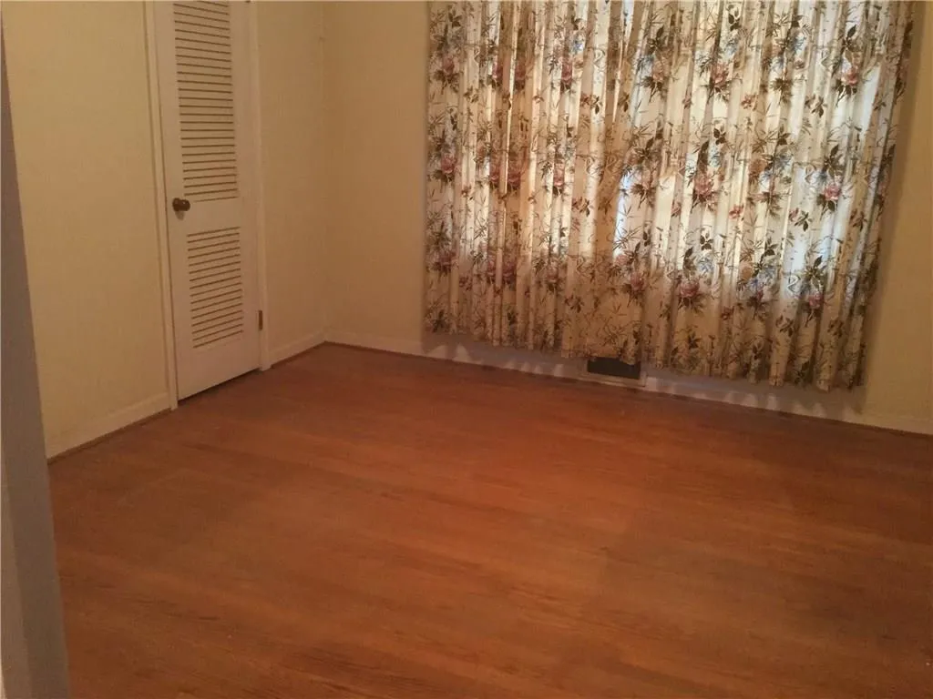 5905 Greenbrier Road, Sandy Springs, Georgia 30328, 3 Bedrooms Bedrooms, ,2 BathroomsBathrooms,Residential,Sold,5905 Greenbrier Road,5780767