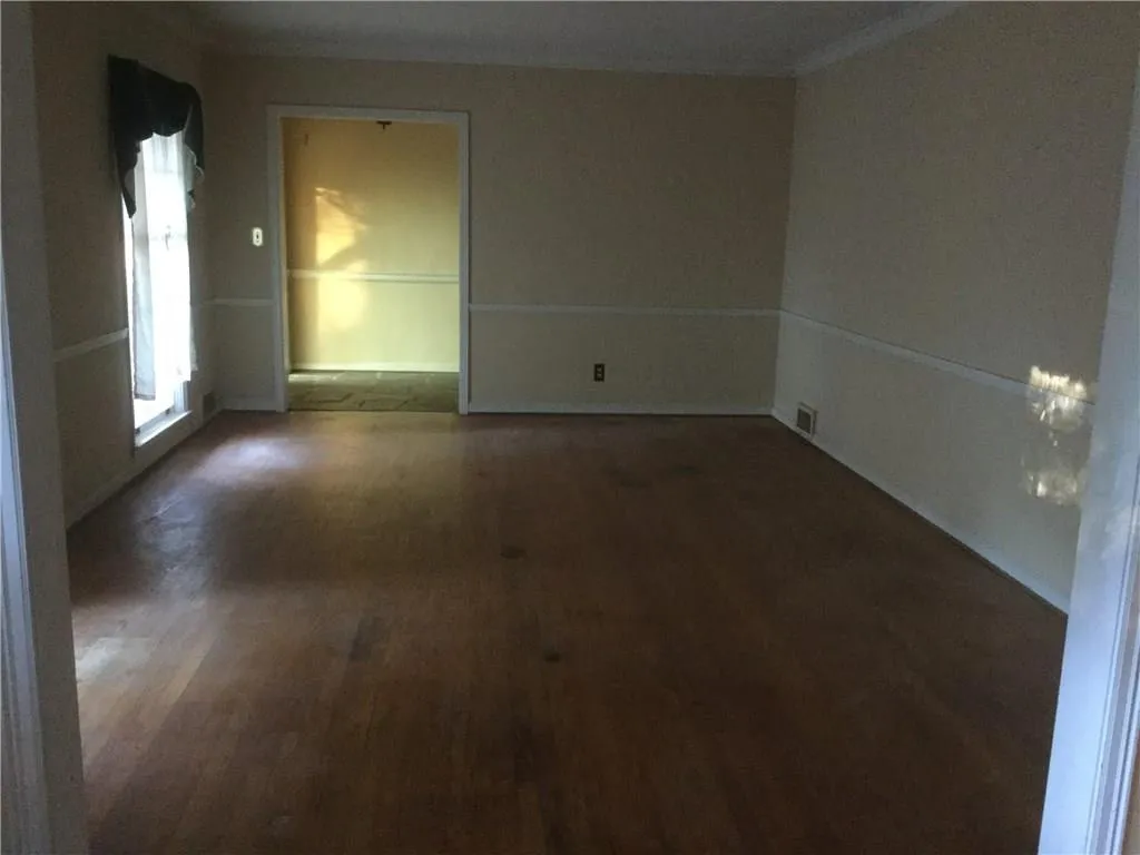 5905 Greenbrier Road, Sandy Springs, Georgia 30328, 3 Bedrooms Bedrooms, ,2 BathroomsBathrooms,Residential,Sold,5905 Greenbrier Road,5780767