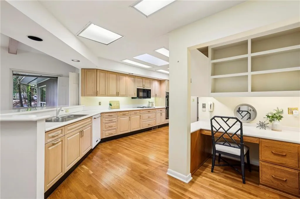 110 Stewart Drive, Atlanta, Georgia 30342, 3 Bedrooms Bedrooms, ,4 BathroomsBathrooms,Residential,Sold,110 Stewart Drive,7646739