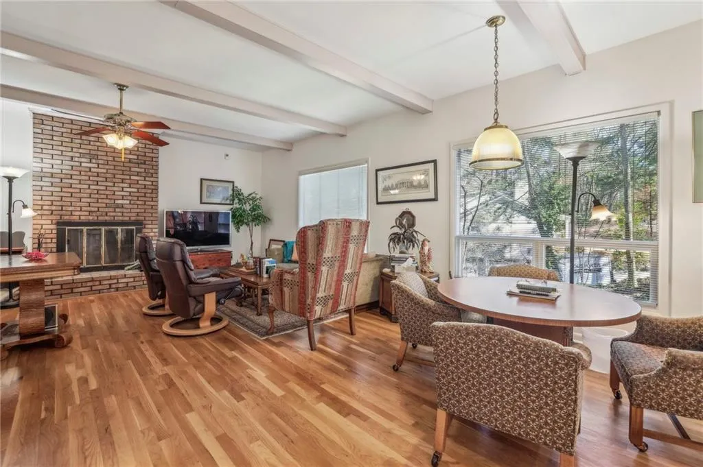 110 Stewart Drive, Atlanta, Georgia 30342, 3 Bedrooms Bedrooms, ,4 BathroomsBathrooms,Residential,For Sale,110 Stewart Drive,7646739