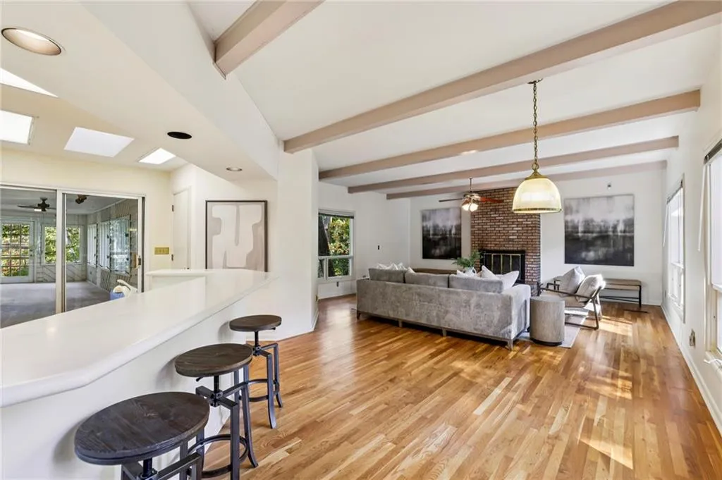 110 Stewart Drive, Atlanta, Georgia 30342, 3 Bedrooms Bedrooms, ,4 BathroomsBathrooms,Residential,Sold,110 Stewart Drive,7646739