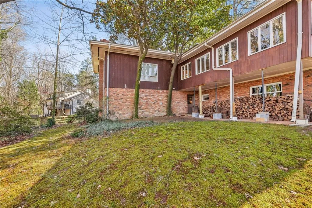 110 Stewart Drive, Atlanta, Georgia 30342, 3 Bedrooms Bedrooms, ,4 BathroomsBathrooms,Residential,For Sale,110 Stewart Drive,7646739