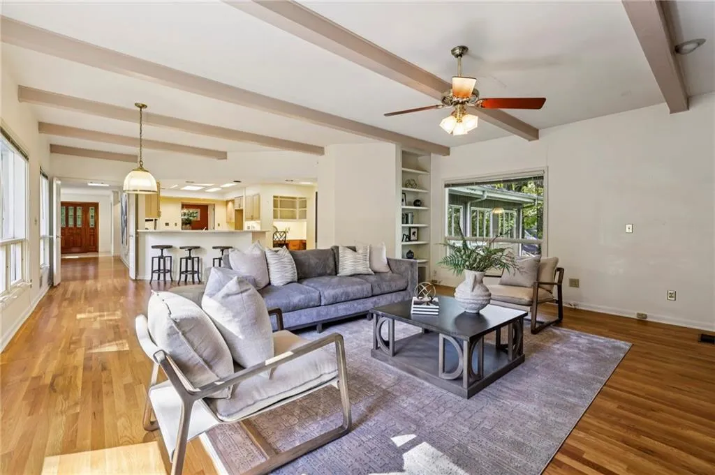 110 Stewart Drive, Atlanta, Georgia 30342, 3 Bedrooms Bedrooms, ,4 BathroomsBathrooms,Residential,Sold,110 Stewart Drive,7646739