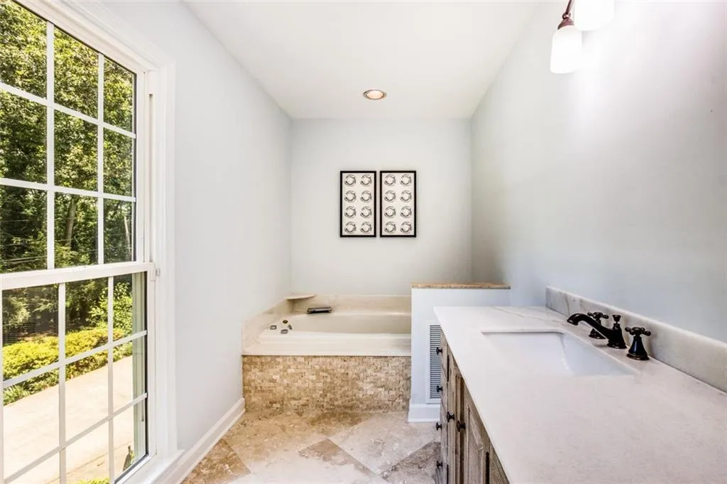 1155 Churchill Downs Road, Sandy Springs, Georgia 30319, 5 Bedrooms Bedrooms, ,4 BathroomsBathrooms,Residential,Sold,1155 Churchill Downs Road,7066771