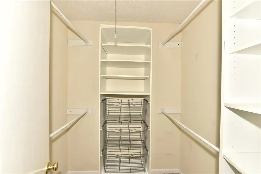 5155 Roswell Road Unit 5, Sandy Springs, Georgia 30342, 1 Bedroom Bedrooms, ,1 BathroomBathrooms,Residential,Sold,5155 Roswell Road Unit 5,5821294