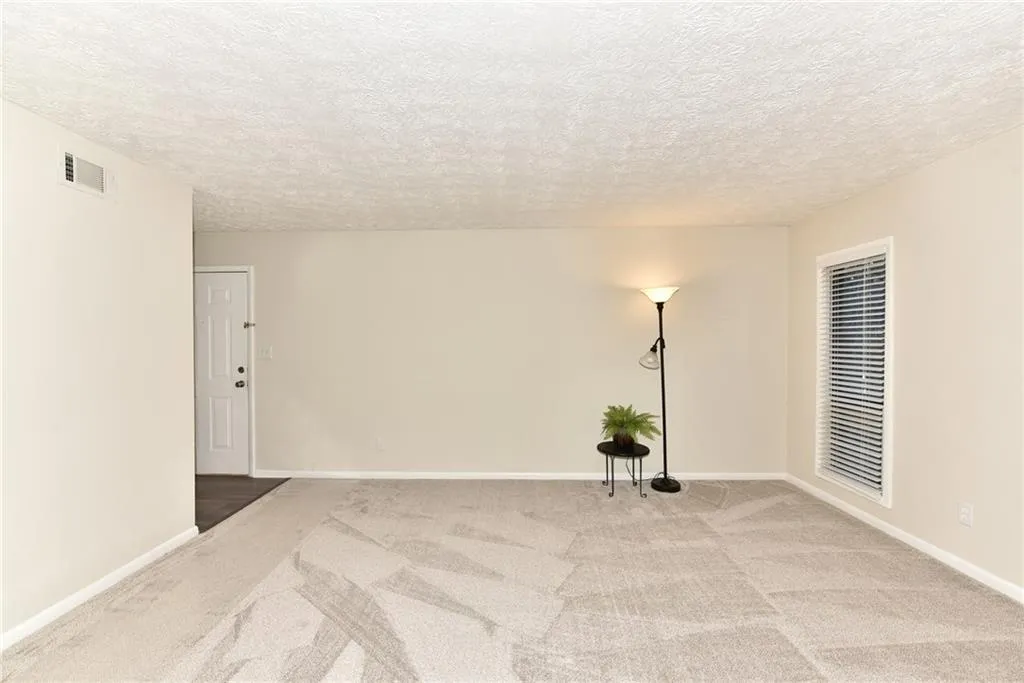 5155 Roswell Road Unit 5, Sandy Springs, Georgia 30342, 1 Bedroom Bedrooms, ,1 BathroomBathrooms,Residential,Sold,5155 Roswell Road Unit 5,5821294