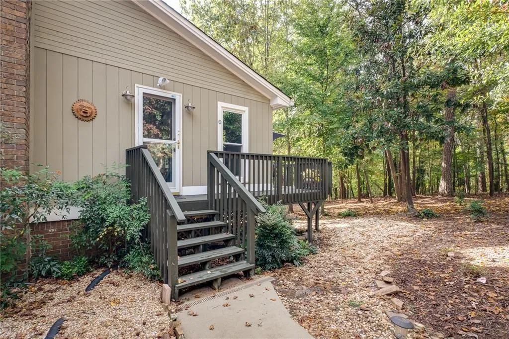 8140 Innsbruck Drive, Sandy Springs, Georgia 30350, 4 Bedrooms Bedrooms, ,4 BathroomsBathrooms,Residential,Sold,8140 Innsbruck Drive,7008332