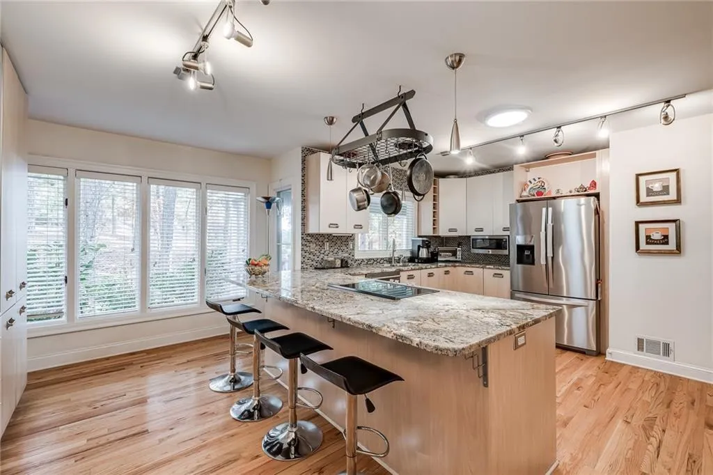 8140 Innsbruck Drive, Sandy Springs, Georgia 30350, 4 Bedrooms Bedrooms, ,4 BathroomsBathrooms,Residential,Sold,8140 Innsbruck Drive,7008332