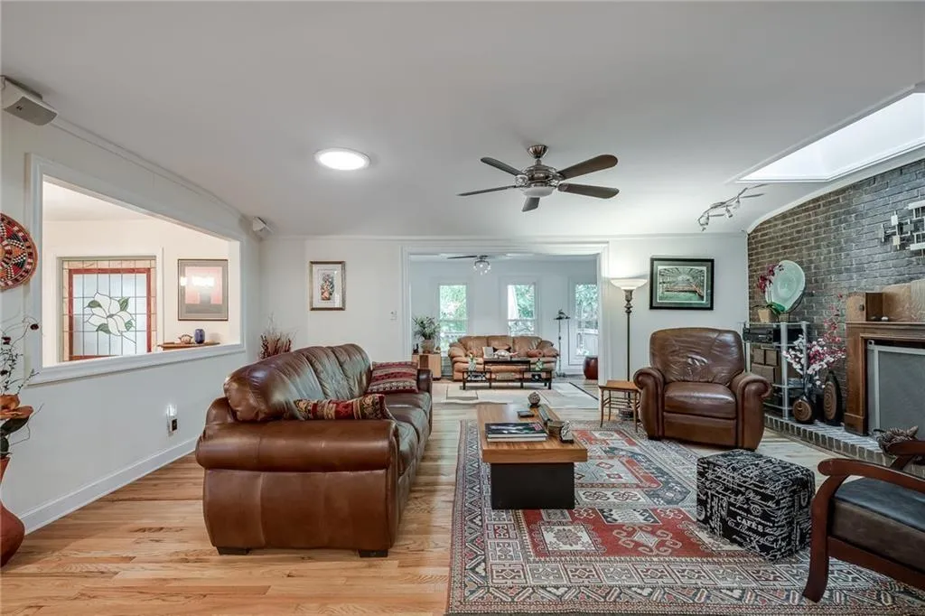 8140 Innsbruck Drive, Sandy Springs, Georgia 30350, 4 Bedrooms Bedrooms, ,4 BathroomsBathrooms,Residential,Sold,8140 Innsbruck Drive,7008332
